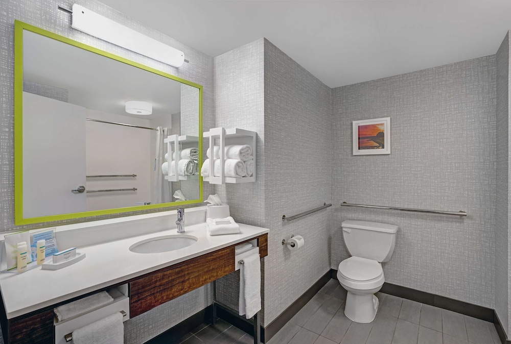 Hampton Inn Utica - photo 19