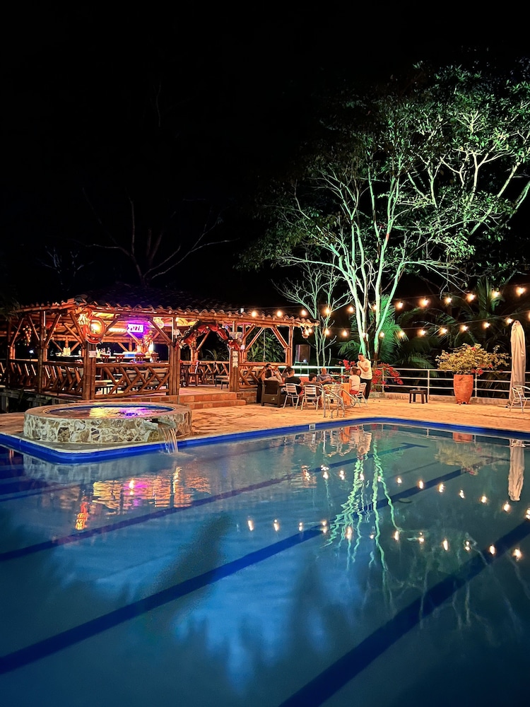 Parador del Gitano Hotel & Restaurante — hotel in Puerto Triunfo