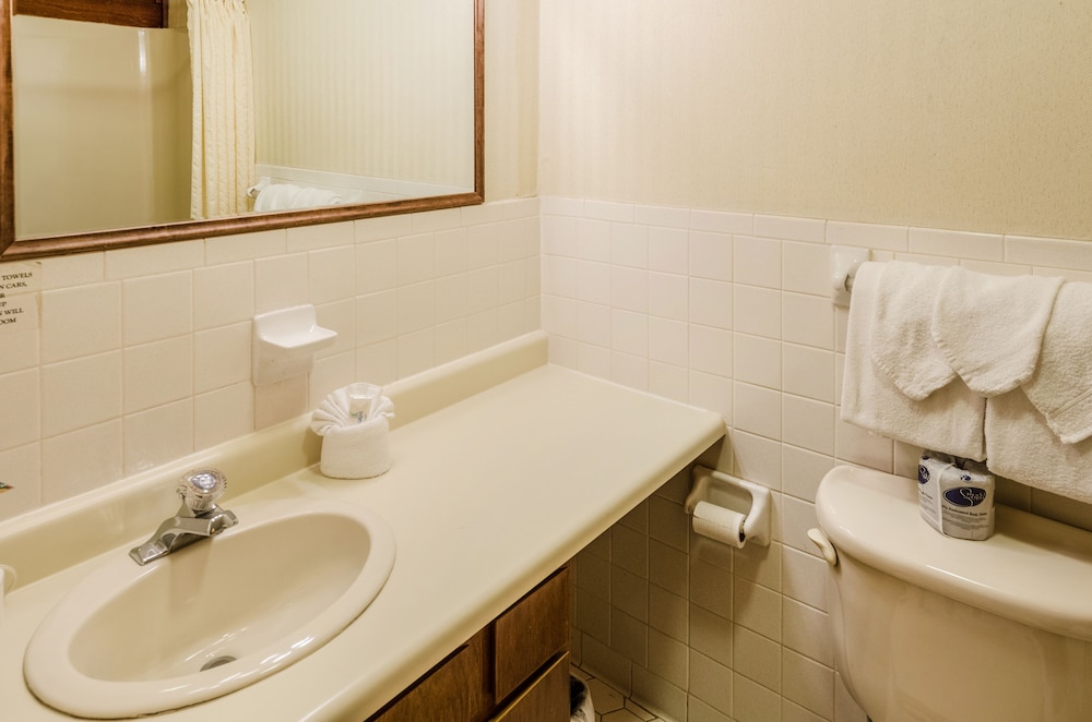 Highland Hills Motel and Cabins A Master Hosts Resort - photo 40