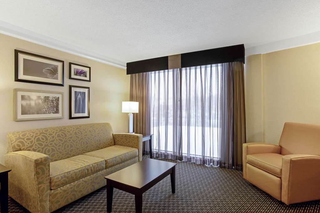 La Quinta Inn & Suites by Wyndham Boston Andover - photo 21