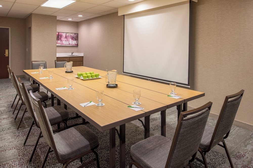 Courtyard by Marriott Portland North - photo 24