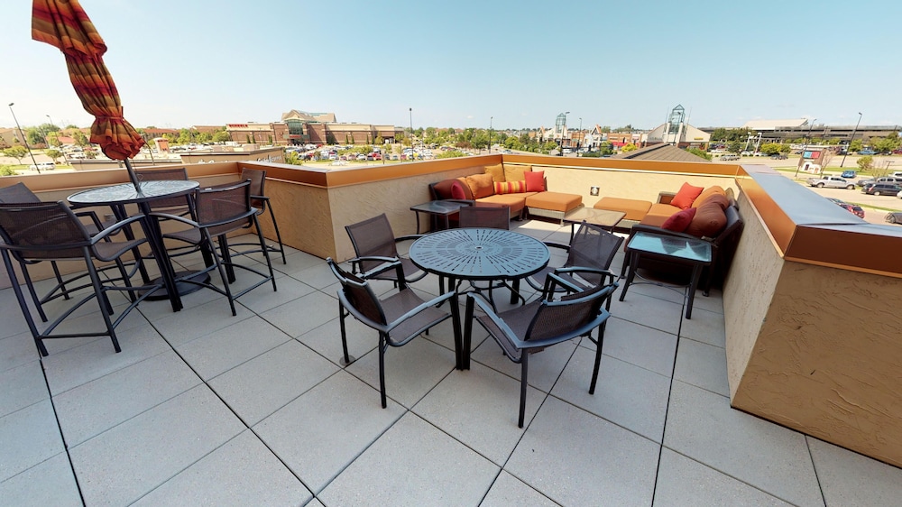 ClubHouse Hotel & Suites Fargo - photo 13