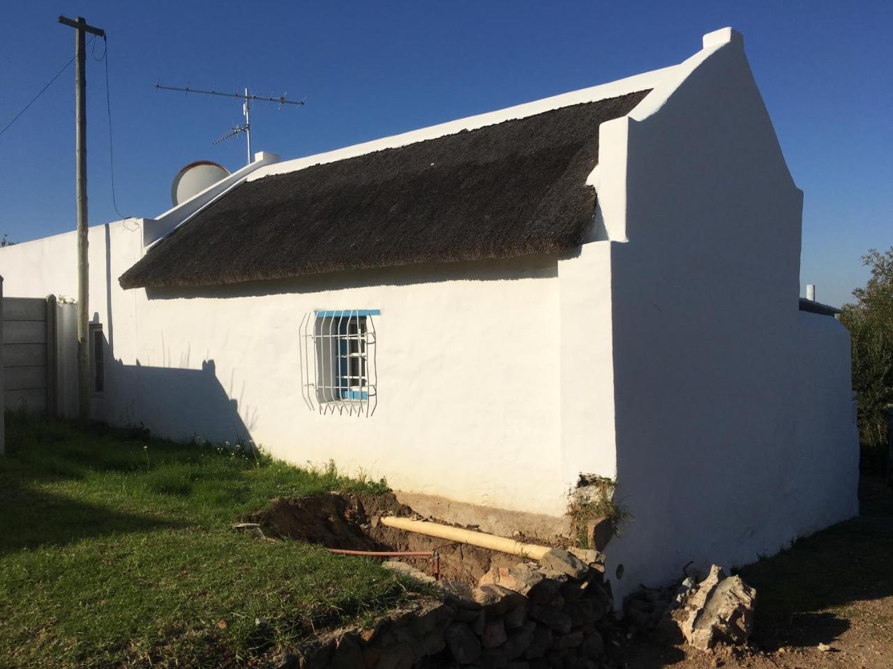 Carneddie Cottage — 4-Star Luxury Hotel in Bredasdorp, South Africa