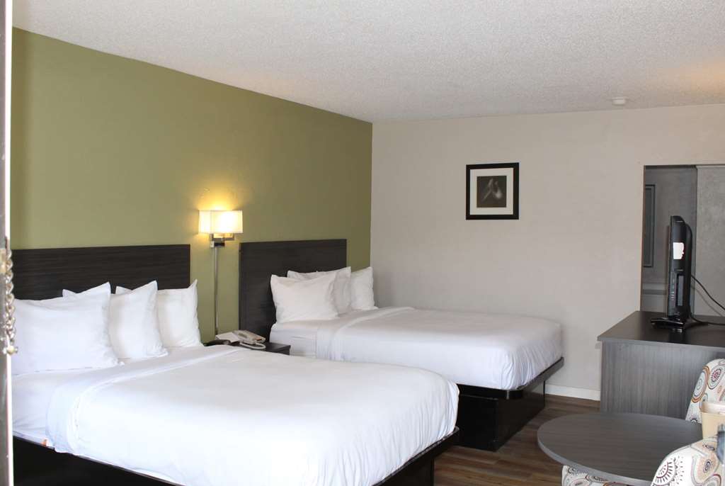 Baymont by Wyndham Front Royal Near Shenandoah National Park - photo 16