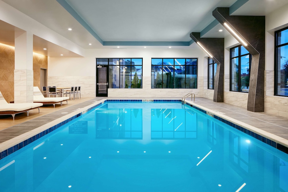 Embassy Suites by Hilton Atlanta Airport North - photo 21