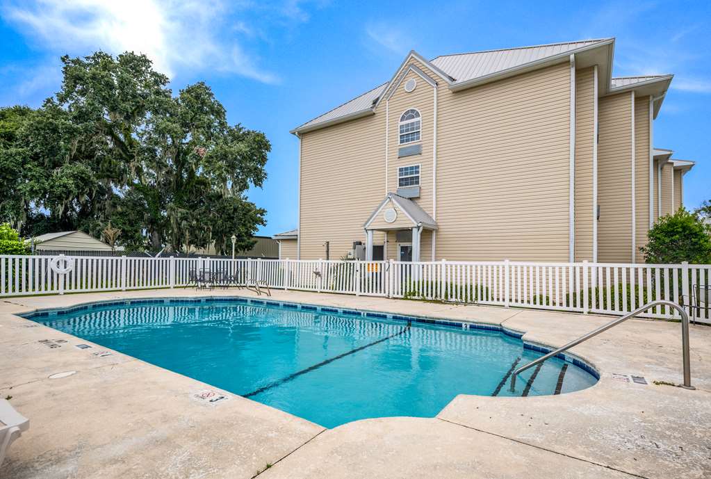 Americas Best Value Inn & Suites Brunswick - photo 29