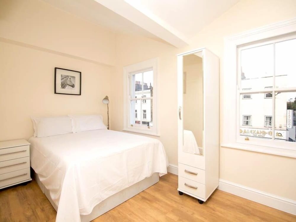 OYO Home Camden Town Studios — 4-Star Luxury Hotel in London, United Kingdom