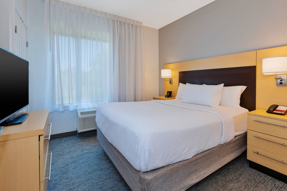 TownePlace Suites by Marriott Nashville Airport - photo 10