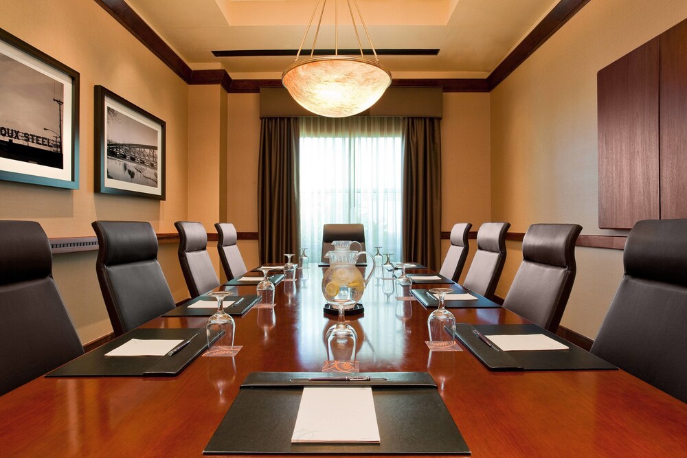 Sheraton Sioux Falls Hotel & Convention Center - photo 40