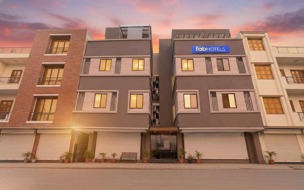 FabHotel Devs Inn - carbon neutral hotel in Indore
