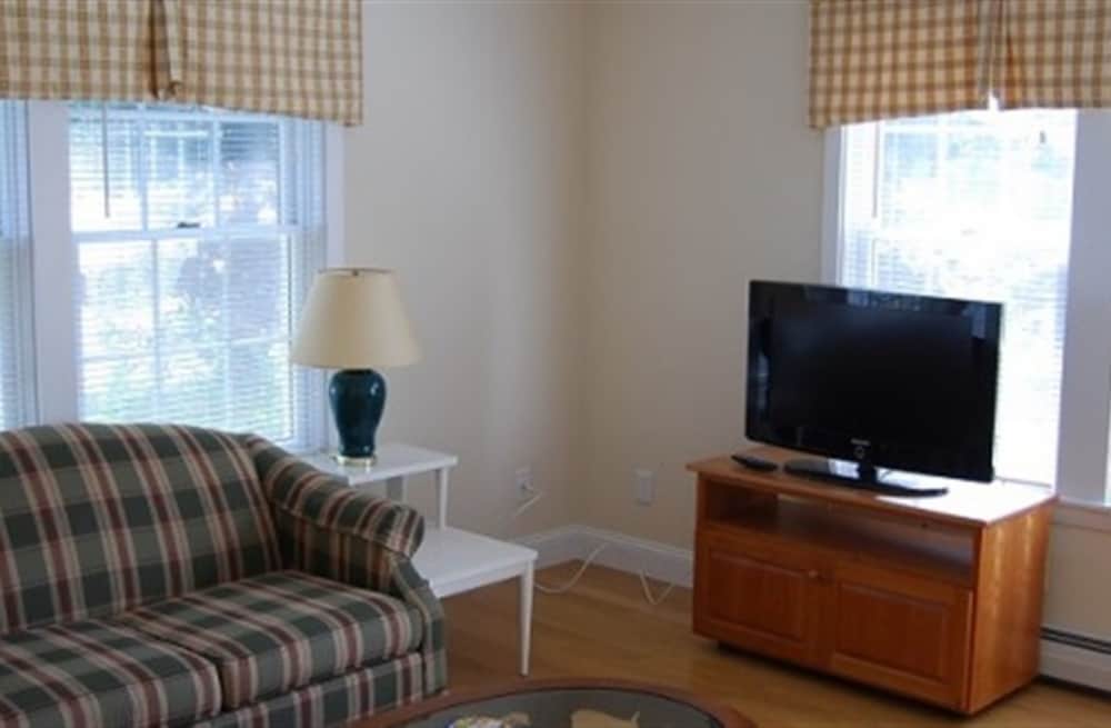 Dockside Guest Quarters & Restaurant - photo 21