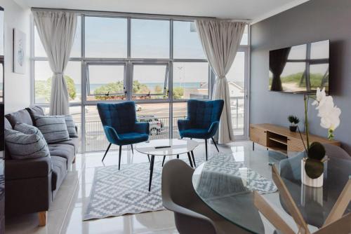 St Tropez Beachfront 108 — 4-Star Luxury Hotel in Cape Town, South Africa