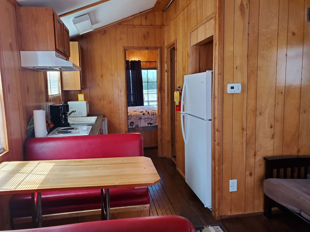 Old Wooden Bridge Resort & Marina - photo 11