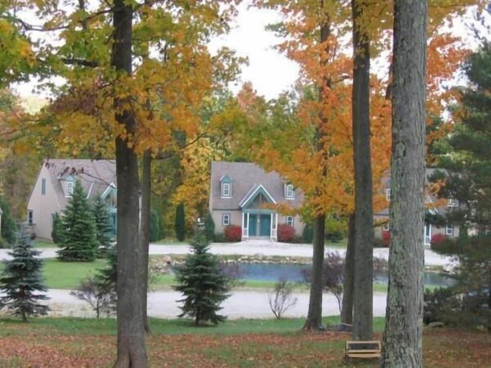 Spruce Hill Inn and Cottages - photo 32