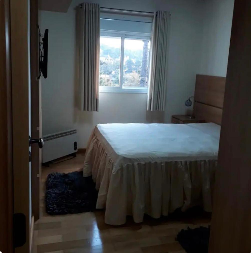Apto aconchegante em Capivari com lareira e sacada — 4-Star Luxury Hotel in Campos Do Jordao, Brasil