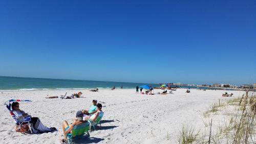 Johns Pass Beach Motel - photo 26