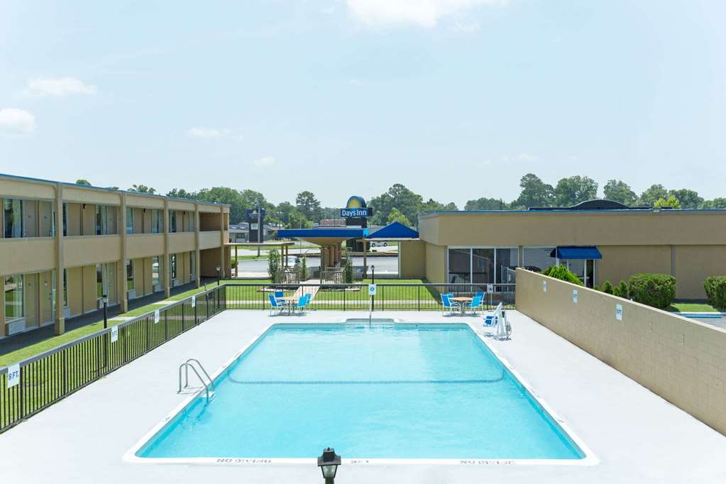 Days Inn by Wyndham Washington - photo 3