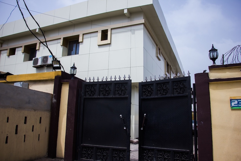 November 5 - last minute hotel in Lagos