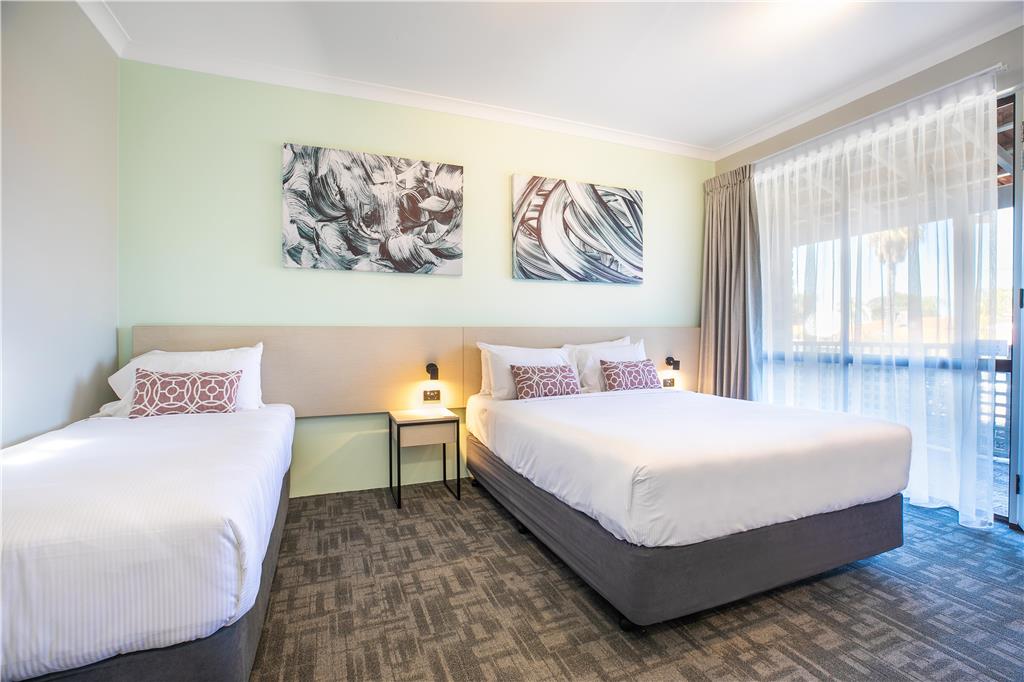 Nightcap at Wanneroo Tavern - last minute hotel in Wanneroo