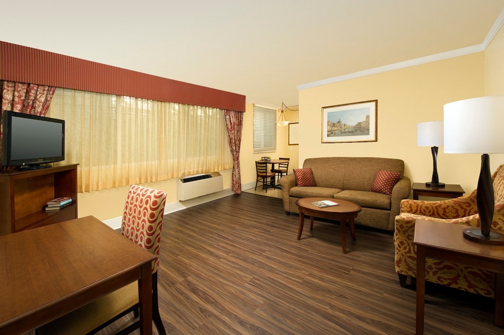 Park Lane Suites and Inn - photo 19