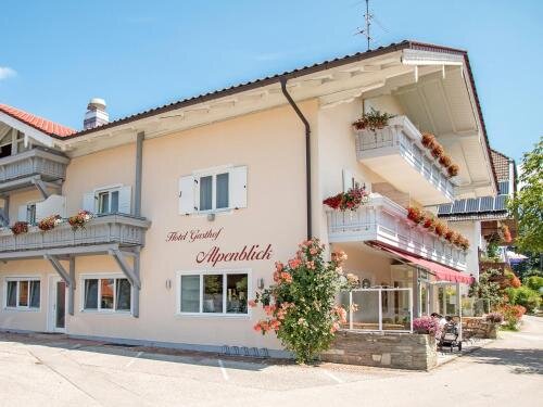 Hotel Garni Alpenblick - carbon neutral hotel in Bergen