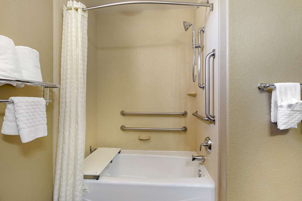 Best Western Plus Classic Inn & Suites - photo 20
