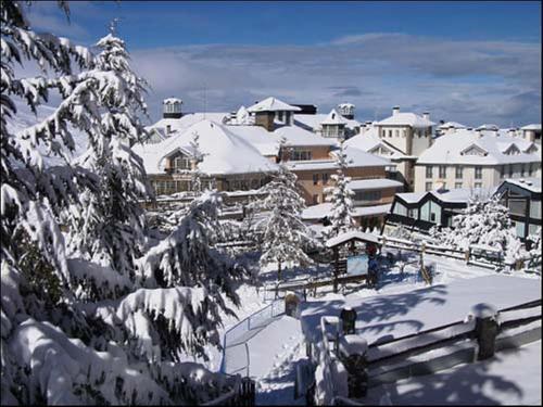 Apartment Plaza de Pradollano — 4-Star Luxury Hotel in Monachil, Spain