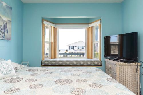 Out of the Blue by Oak Island Accommodations - photo 13