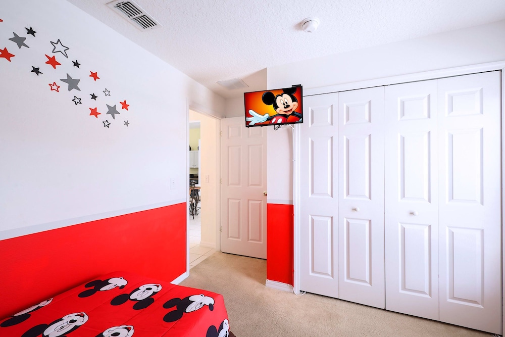 4BR Family Resort Home Private pool & Games Room - photo 28