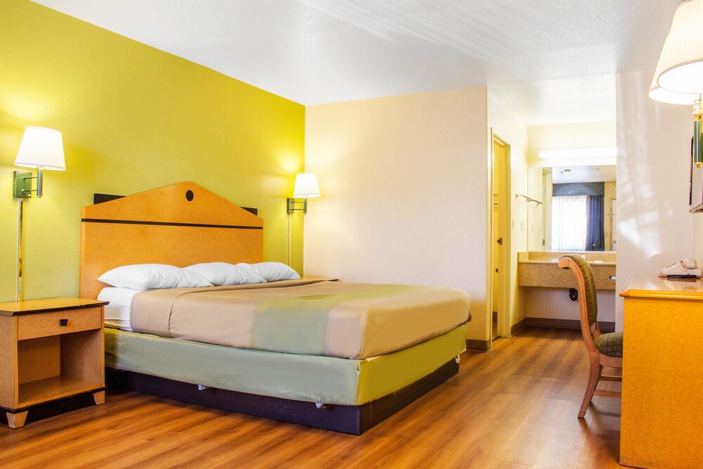Apache Inn - photo 13