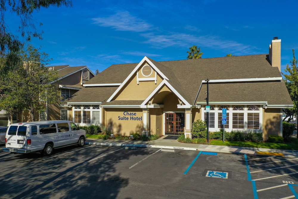 Chase Suite Hotel Newark Fremont - photo 41