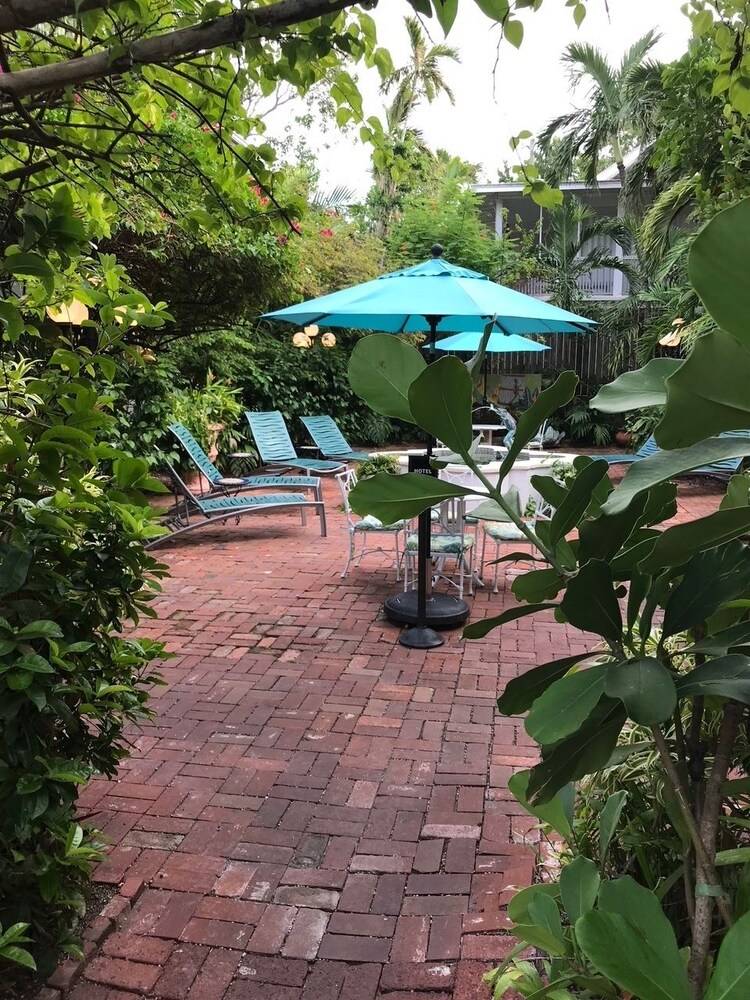 The Gardens Hotel - photo 28