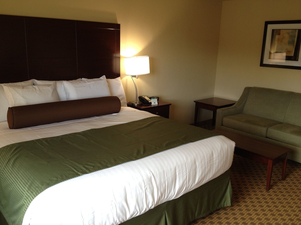 Cobblestone Hotel & Suites Broken Bow - photo 18