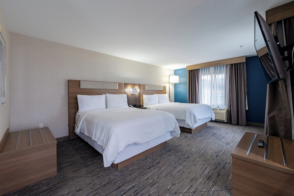 Holiday Inn Express & Suites Frazier Park by IHG - photo 15