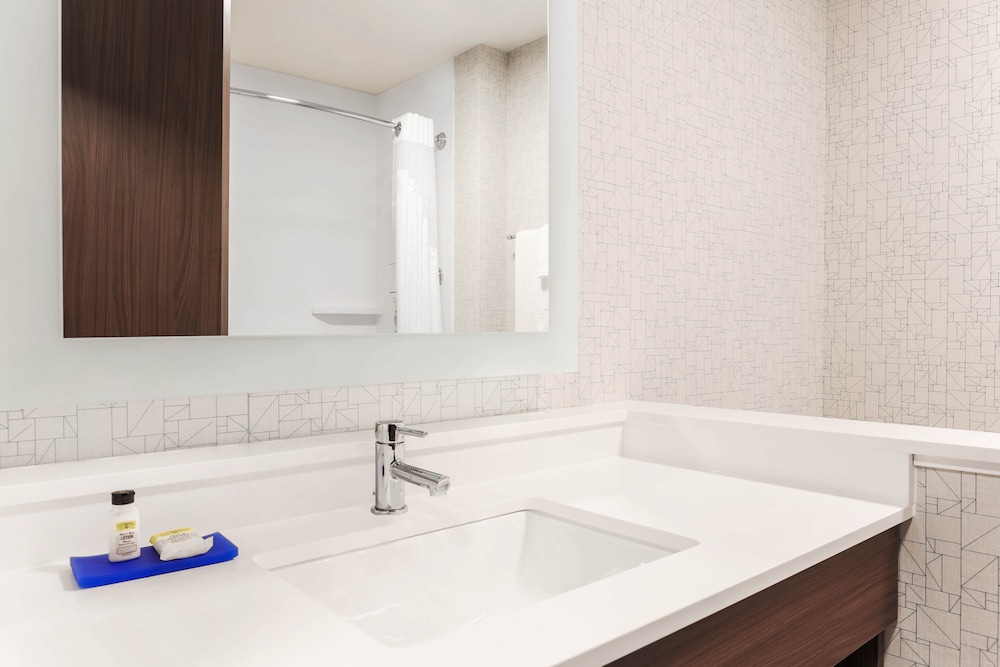 Holiday Inn Express & Suites Chicago O'Hare Airport by IHG - photo 20