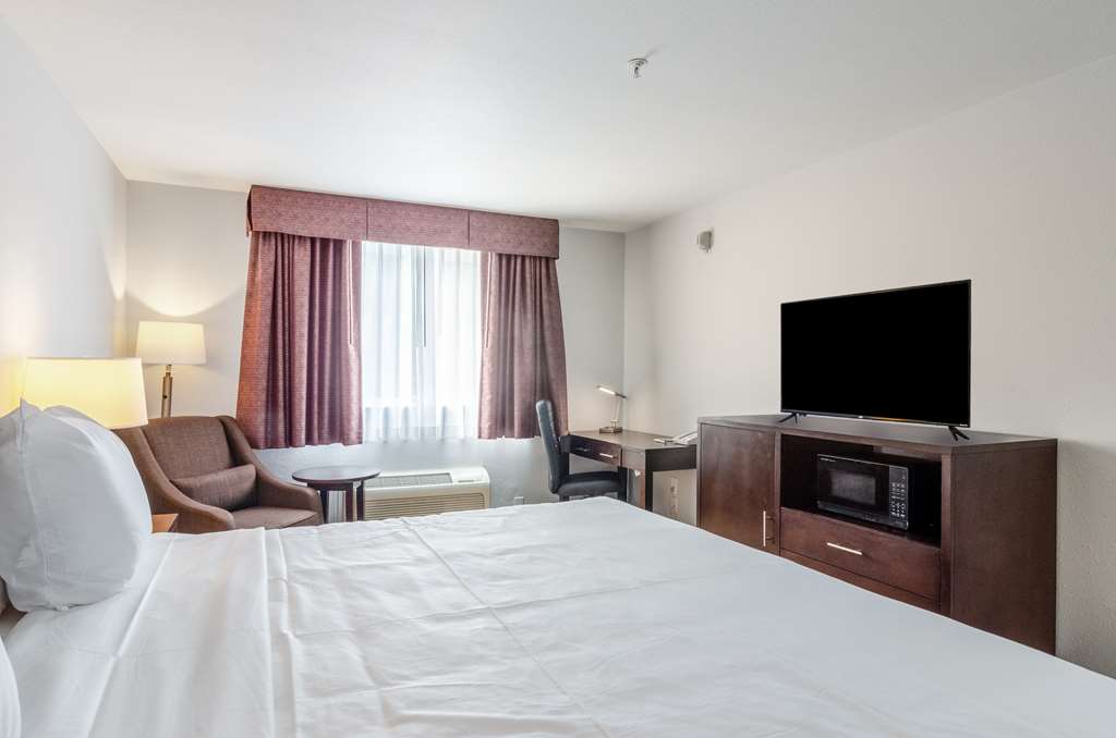 Red Lion Inn & Suites Des Moines - photo 12