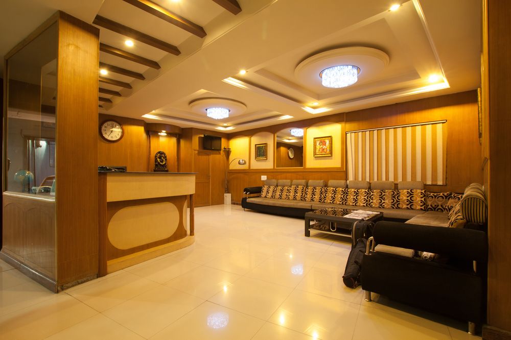 Super Townhouse Oak Mysuru City Bus Terminal — 4-Star Luxury Hotel in Mysore, India