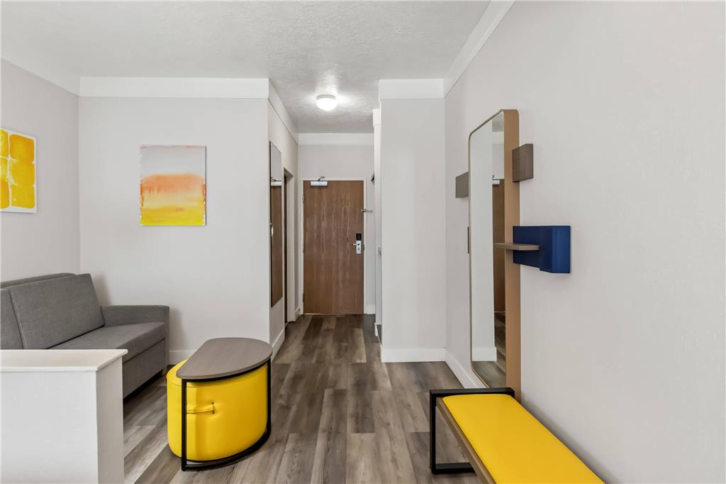 Comfort Suites Clackamas - photo 34