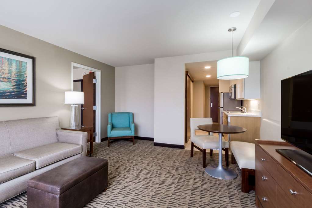 Hawthorn Suites by Wyndham Wheeling at the Highlands - photo 14