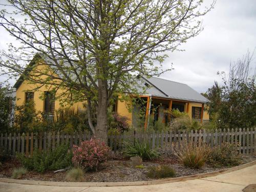 Bella Villa — 4-Star Luxury Hotel in Scottsdale, Australia