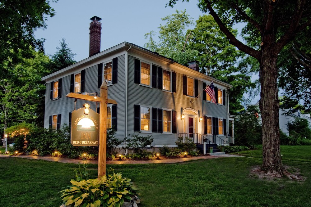 Captain Fairfield Inn - carbon neutral hotel in Kennebunkport