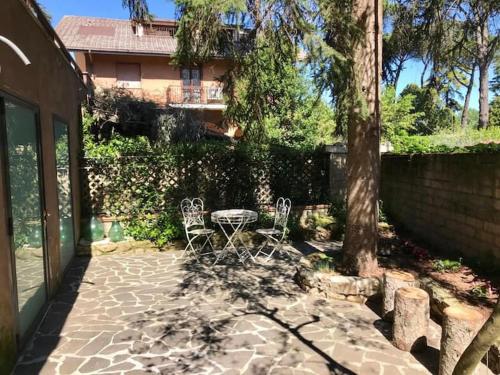 Loft con giardino in zona Appia Antica — 4-Star Luxury Hotel in Rome, Italy