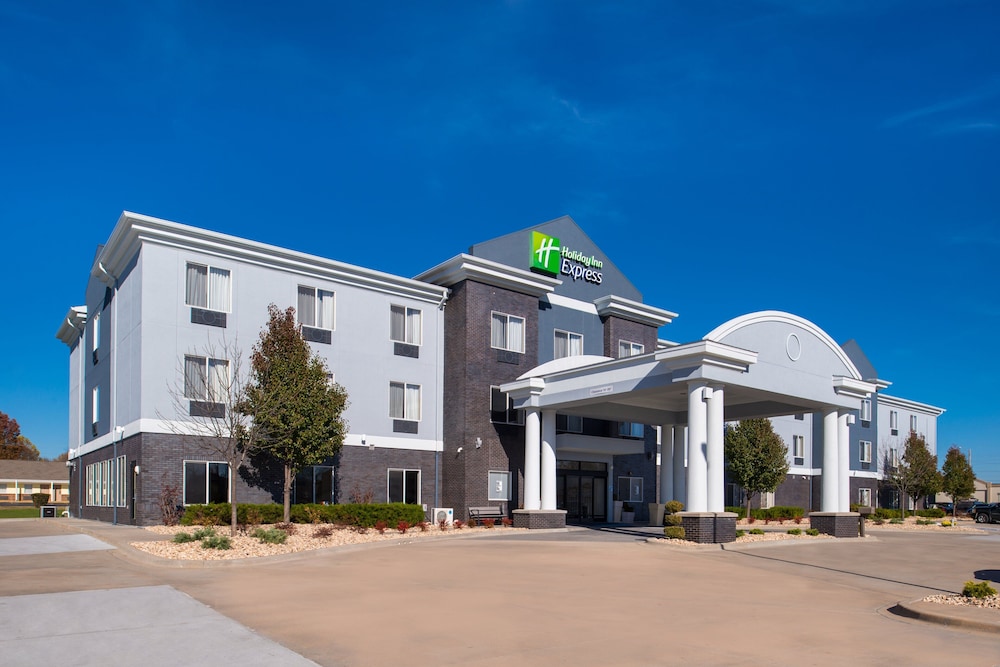 Holiday Inn Express Hotel & Suites Pittsburg by IHG in Pittsburg, United States