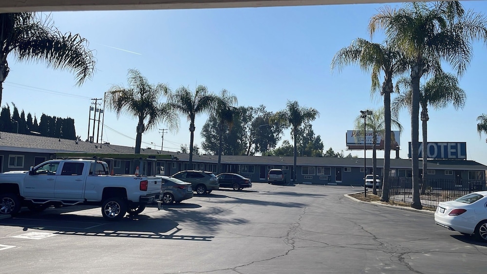 Kings Inn Motel - photo 4