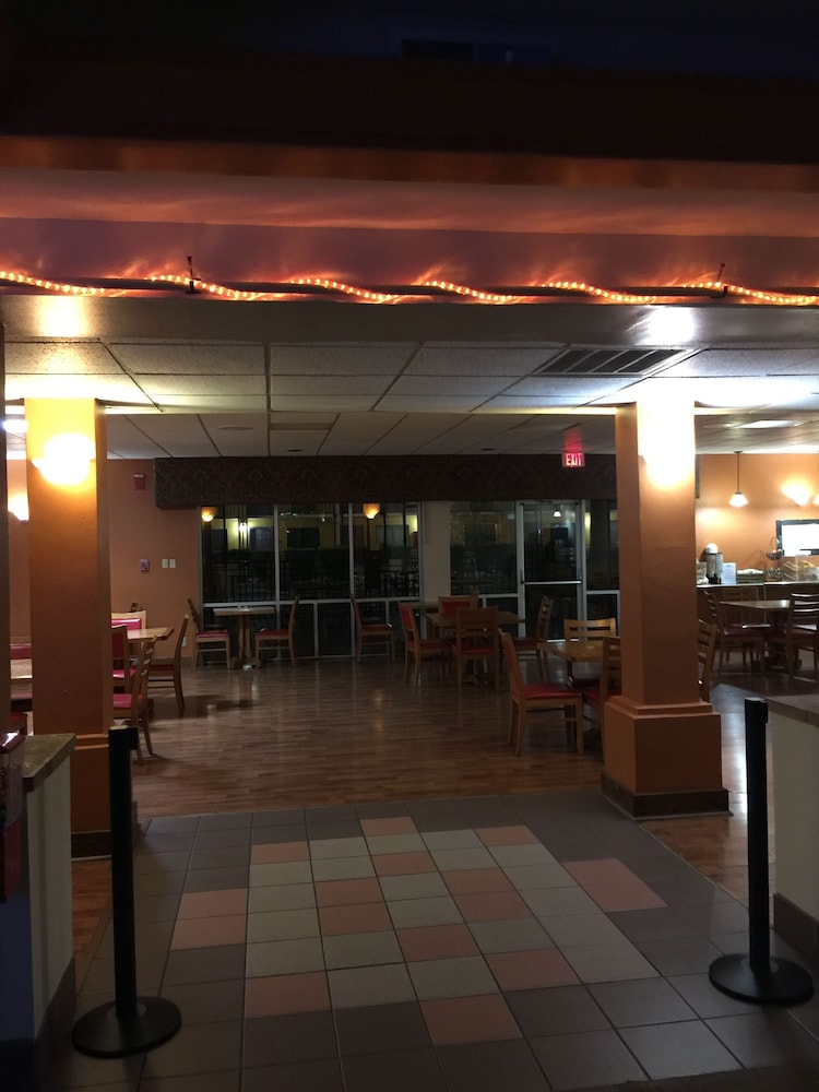 Americas Best Value Inn Laredo - photo 17