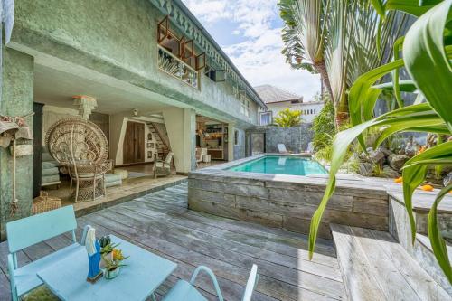 New Listing 1 BD Vintage Charm in Central Berawa — 4-Star Luxury Hotel in Canggu, Indonesia