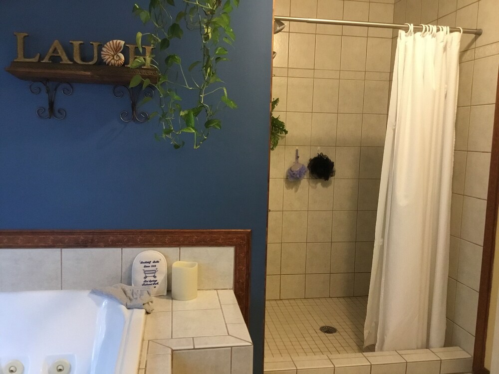 The Harsens Island Getaway Resort - photo 30
