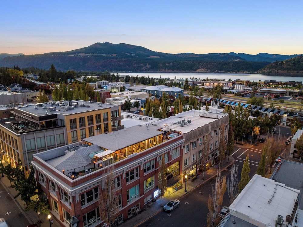 Thistledown on Oak - carbon neutral hotel in Hood River