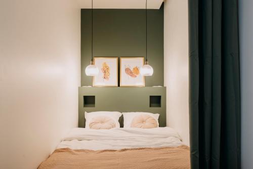 Bel Ecrin Sur L’ile de Nantes Gare Tgv Chu Congres in Nantes, France