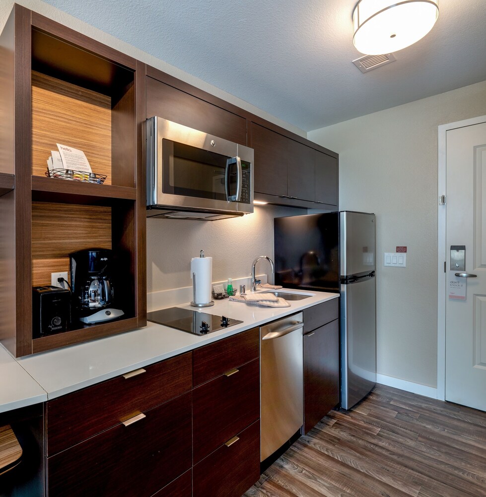 TownePlace Suites by Marriott Milwaukee Oak Creek - photo 21